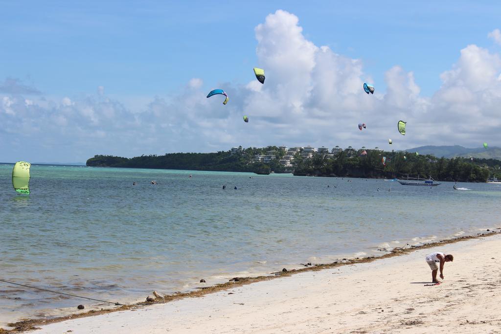 Surfers Home Boracay Balabag  Buitenkant foto